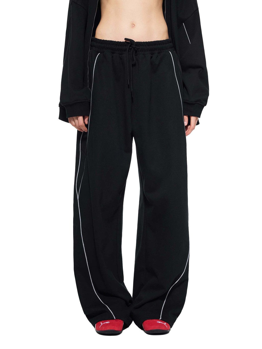 BLACK REFLECTIVE SWEATS