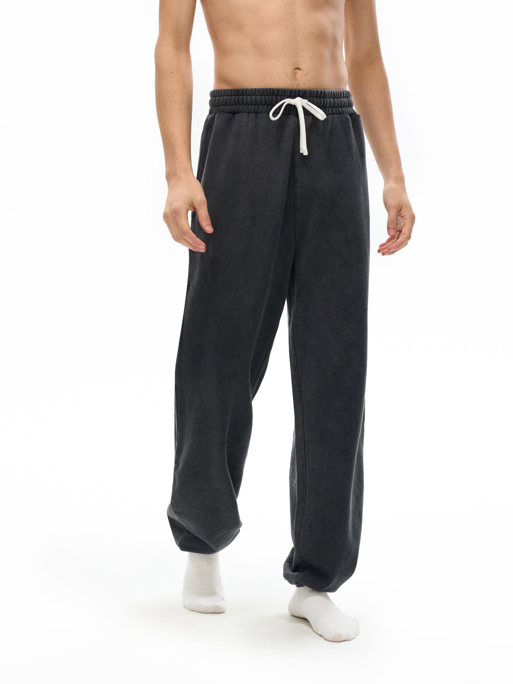 DARK ESSENTIAL SWEATS